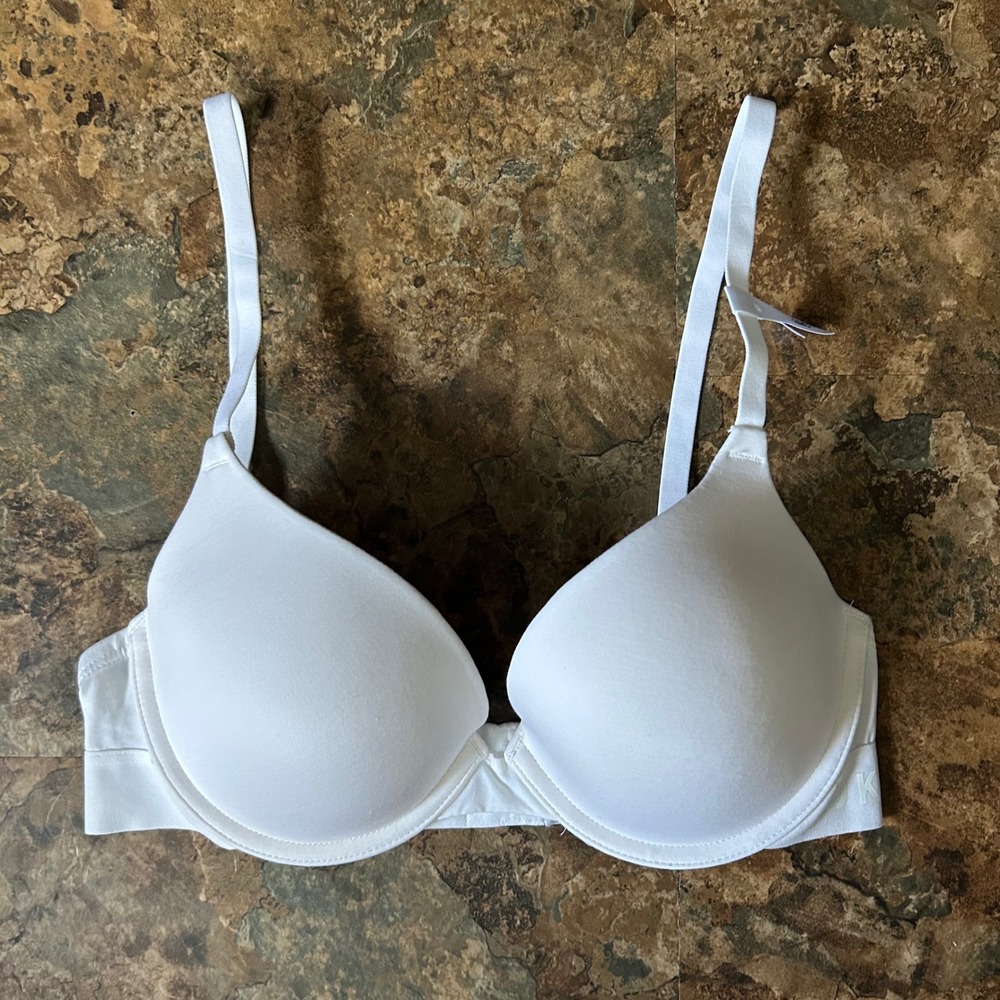 DKNY Push Up Bra Womens Size 32C White Underwire Back Closure Padded